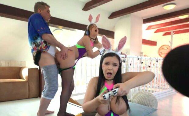 Two Sexy Bunnies With Big Tits Take Thick Dick In 3some